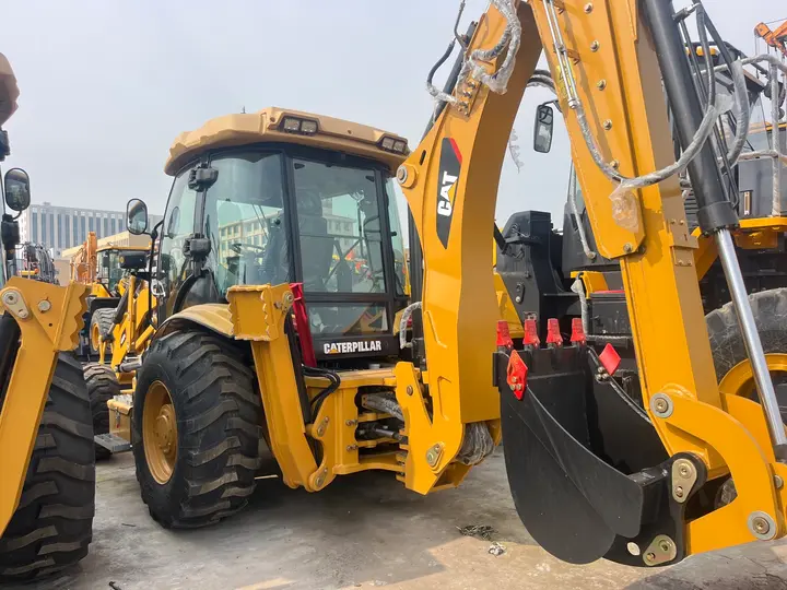 Used Caterpillar 420F Backhoe Loader — detail photo 1