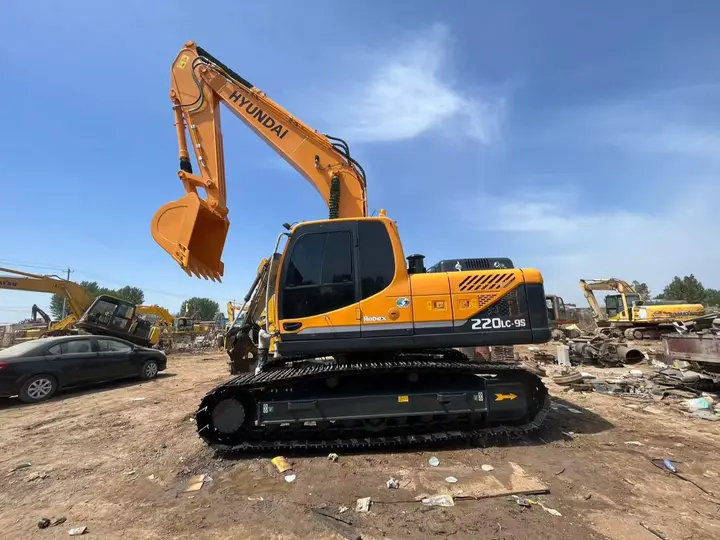 Used Hyundai 220 Excavator — detail photo 1