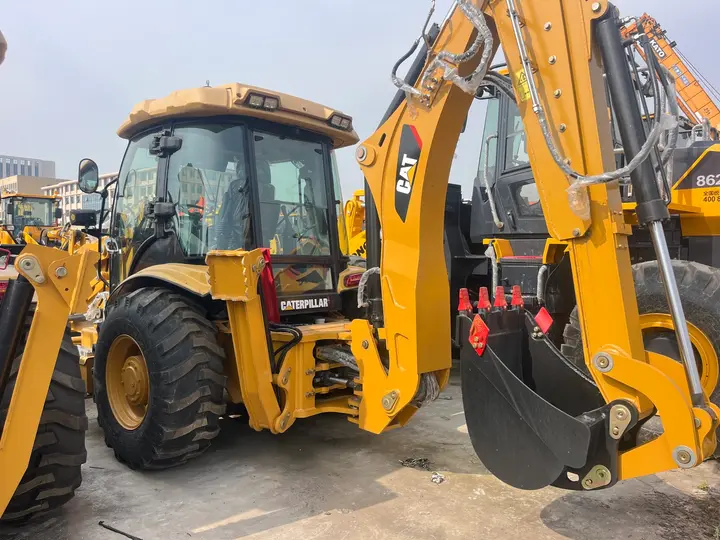Used Caterpillar 420F Backhoe Loader — detail photo 2