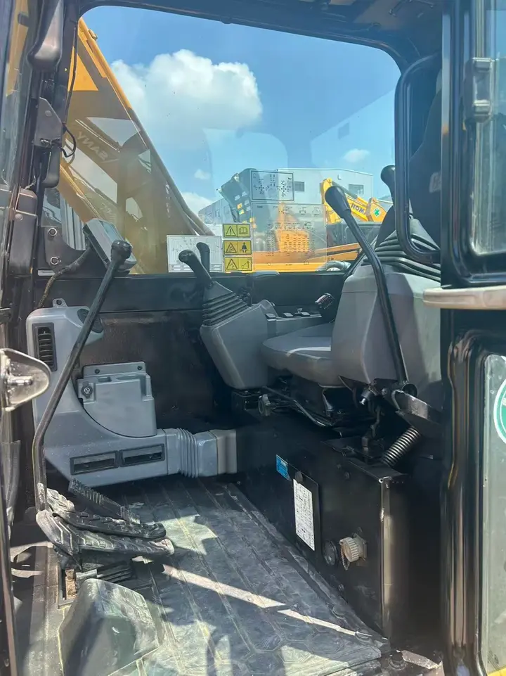 Used Caterpillar 308 Mini Excavator — detail photo 2