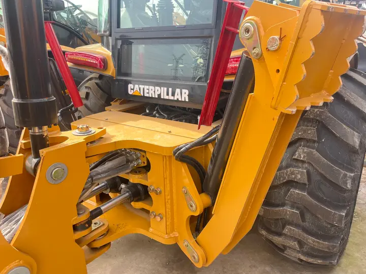 Used Caterpillar 420F Backhoe Loader — detail photo 4