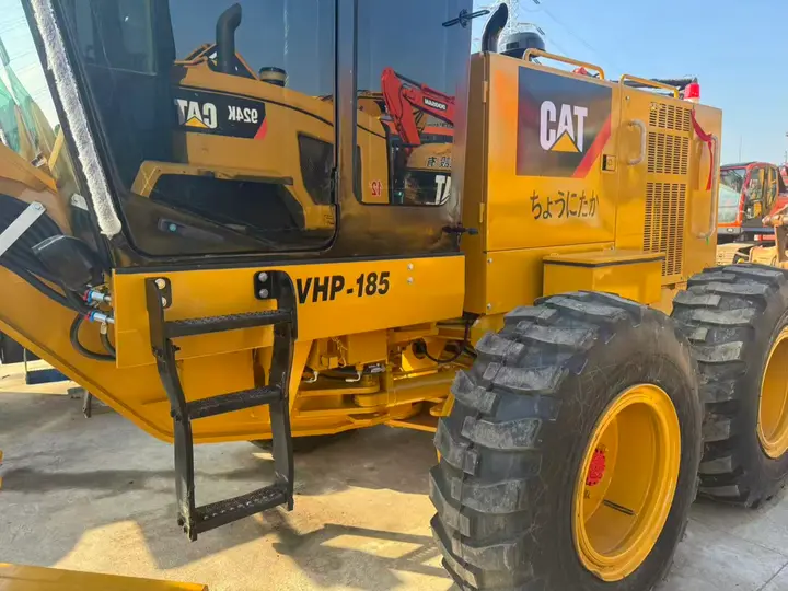 Used Caterpillar 140H Motor Grader — detail photo 5