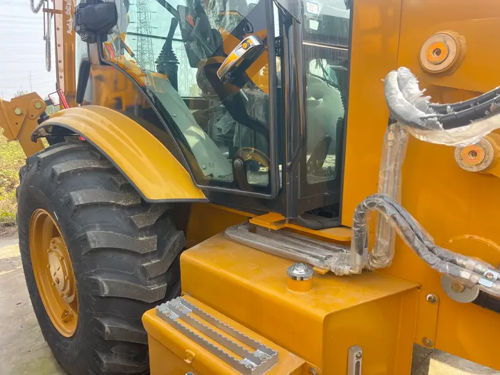 Used Caterpillar 420F Backhoe Loader — detail photo 6