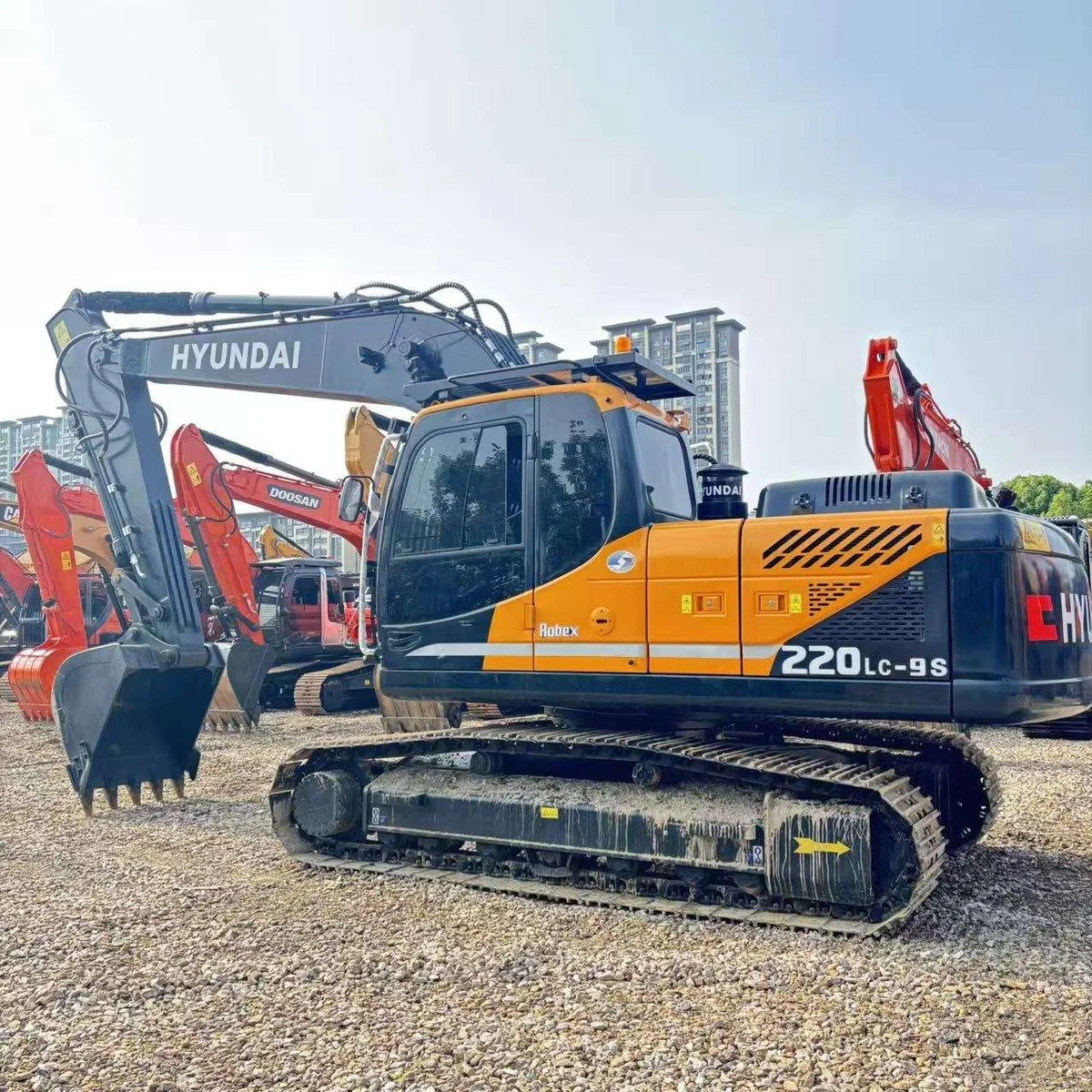 Used Hyundai 220 Excavator